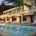 Hotel Tricoli Avec Piscine 5*