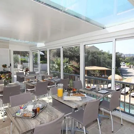 Hotel Tricoli Avec Piscine Les Issambres