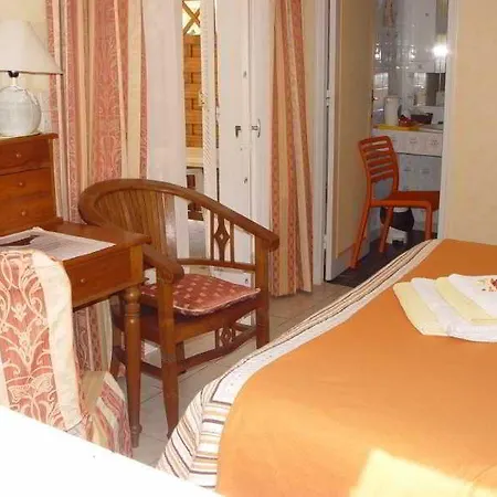 Hotel Tricoli Avec Piscine Les Issambres