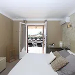 Tricoli Avec Piscine Hotel