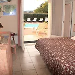 Tricoli Avec Piscine Hotel 5*