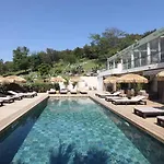 Tricoli Avec Piscine 5*