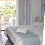 Tricoli Avec Piscine Hotel