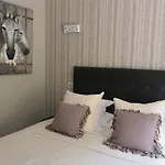 Tricoli Avec Piscine Hotel