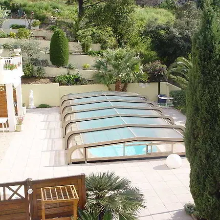 호텔 Tricoli Avec Piscine