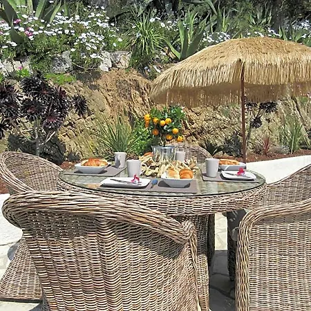 Hotell Tricoli Avec Piscine Les Issambres