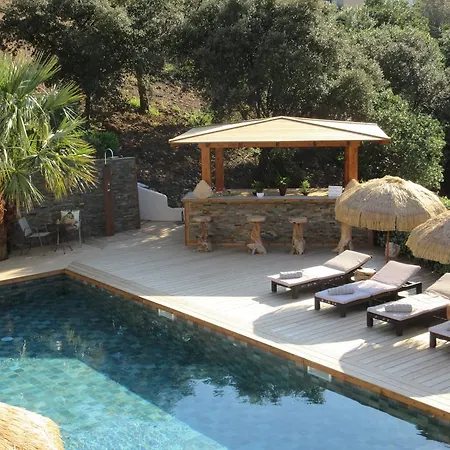 Tricoli Avec Piscine 레지상브르