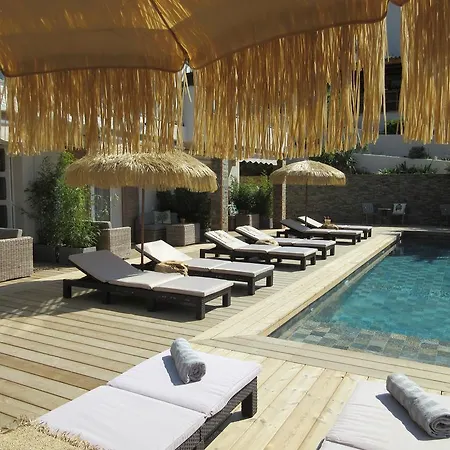 Tricoli Avec Piscine 5* 레지상브르