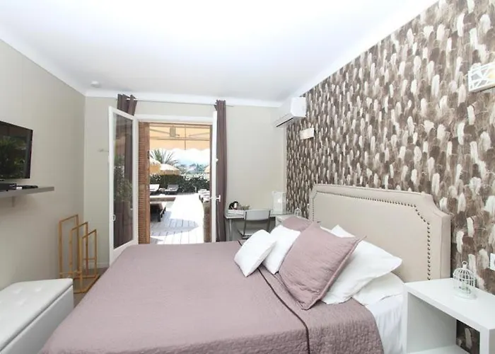 Hotel Tricoli Avec Piscine