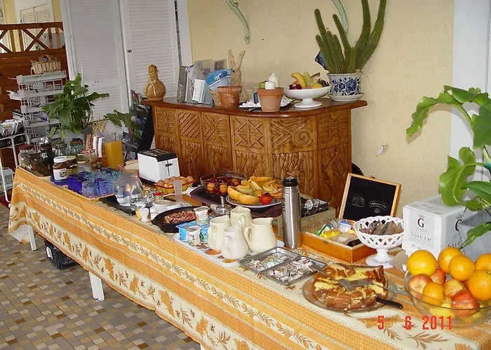 فندق Tricoli Avec Piscine
