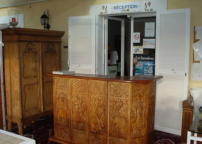 Tricoli Avec Piscine 5* لي إيسامبر