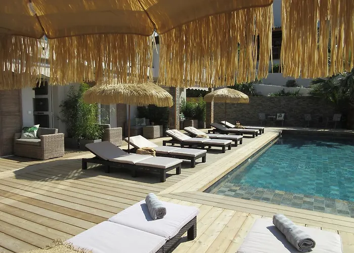 Tricoli Avec Piscine 5* لي إيسامبر