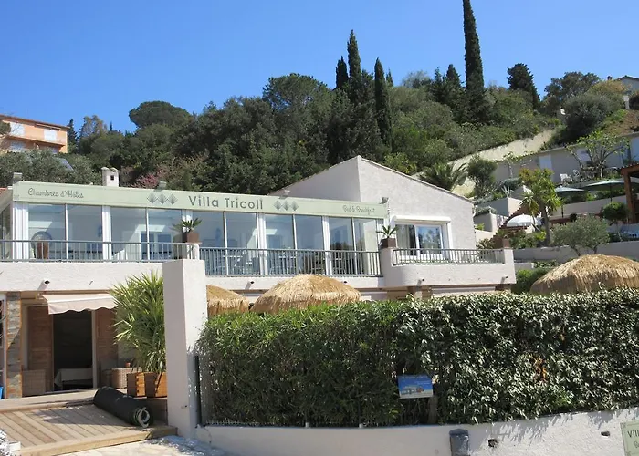 فندق Tricoli Avec Piscine