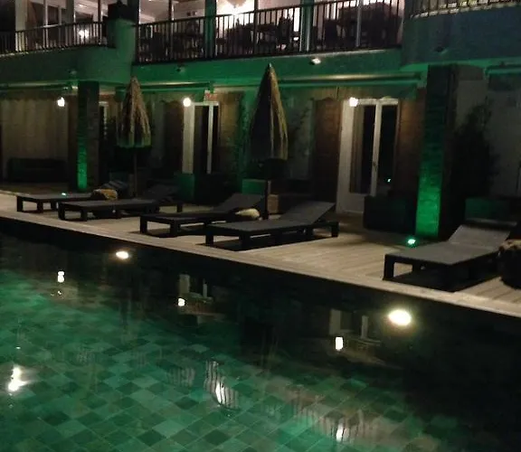 Tricoli Avec Piscine لي إيسامبر
