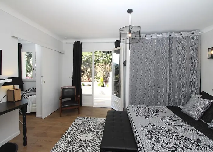 Tricoli Avec Piscine Les Issambres