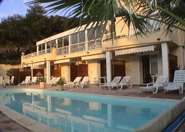 Hotel Tricoli Avec Piscine 5*