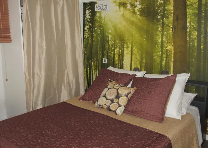 Tricoli Avec Piscine Hotel