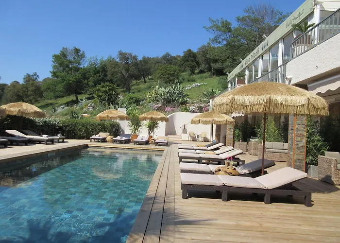 Hotel Tricoli Avec Piscine 5*